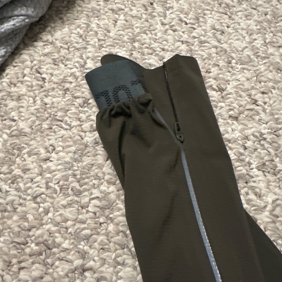 Joggers - Picture 2 of 4